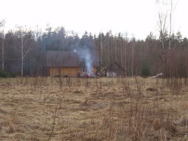 Naabrid põletasid prahti