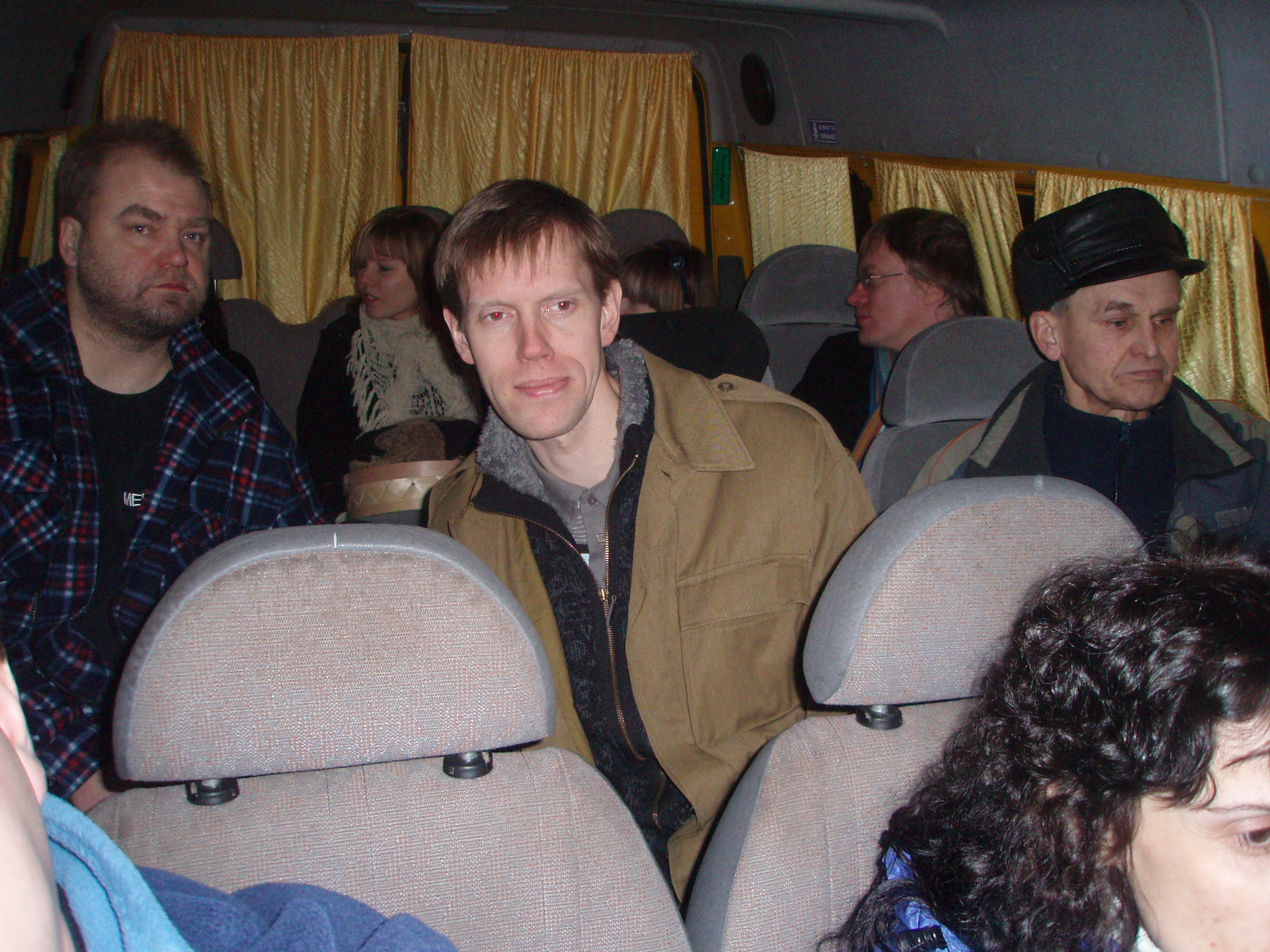 Kollase bussiga teel Põdra m-i