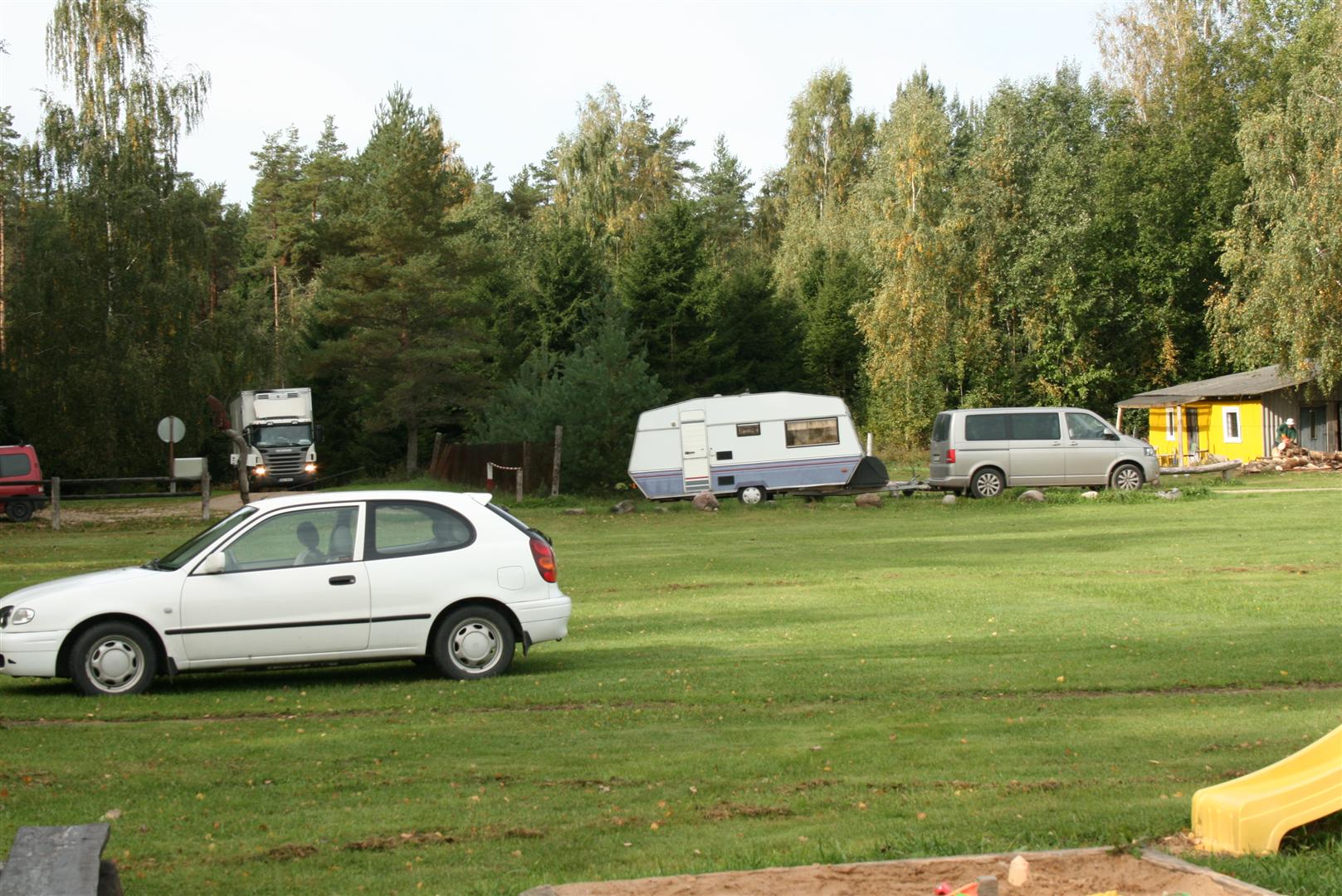 Pakkeri autopark vuras Ridalisse...