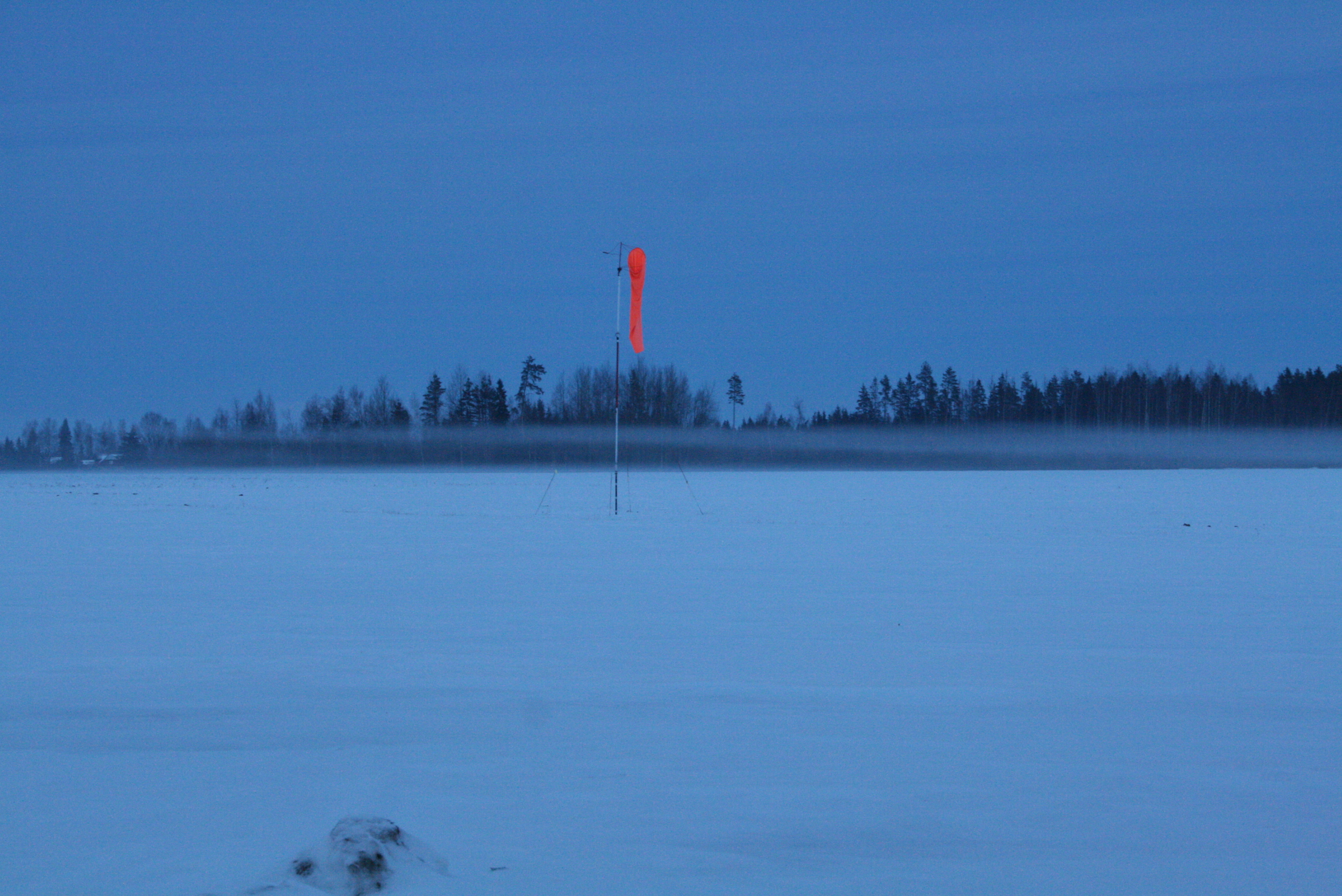 Udutriip hõljus raja kohale