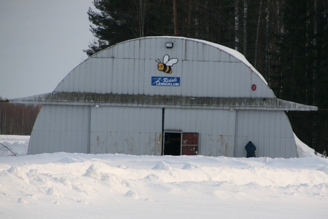 Kert hakkas angaariuksi lahti tegema