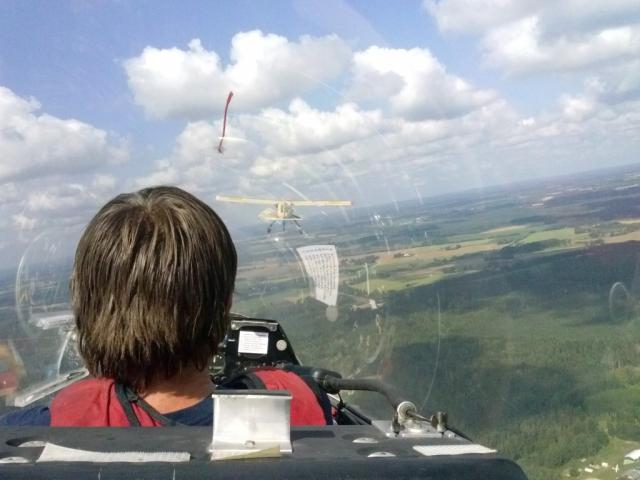 Lennata said nii õpilased kui kärsad valgetel